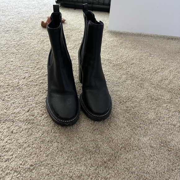 Tory Burch Black Ankle Boots size 6 - Picture 4 of 4